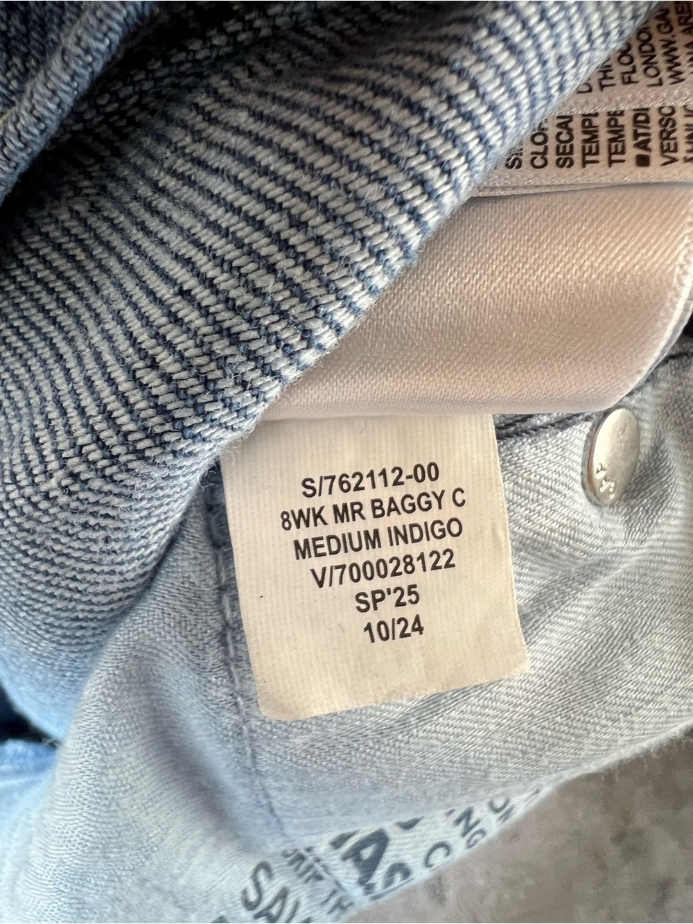 gap mid rise baggy crop jeans in medium indigo - Picture 10 of 11